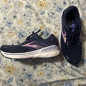 Brooks Adrenaline GTS